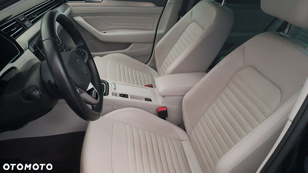 Volkswagen Passat - 16