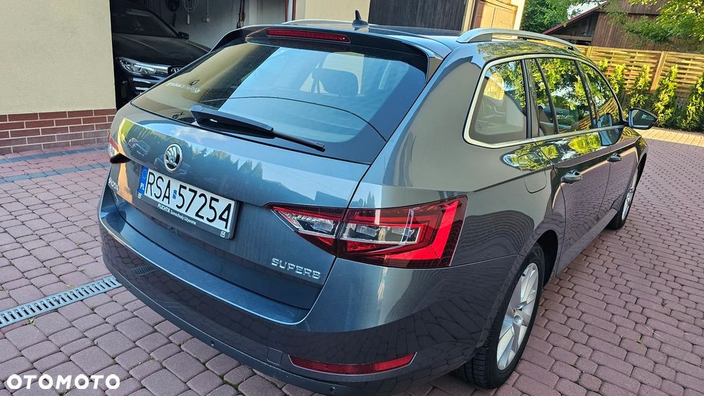 Skoda Superb 2.0 TDI Ambition DSG - 19