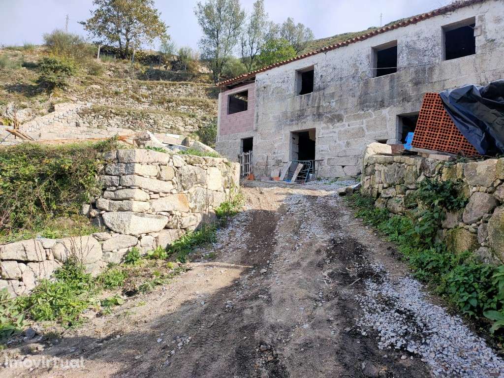 Moradia em construção - Grande imagem: 3/23