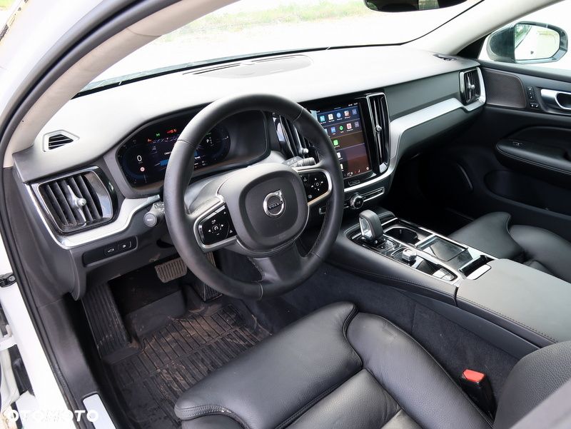 Volvo V60 T6 AWD Plug-In Hybrid Plus Dark - 13