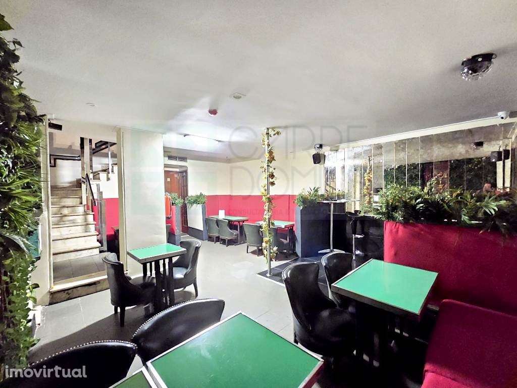 BAR EM VENDA - ESPAÇO COMERCIAL COM LICENÇA NOCTURNA - Grande imagem: 3/34