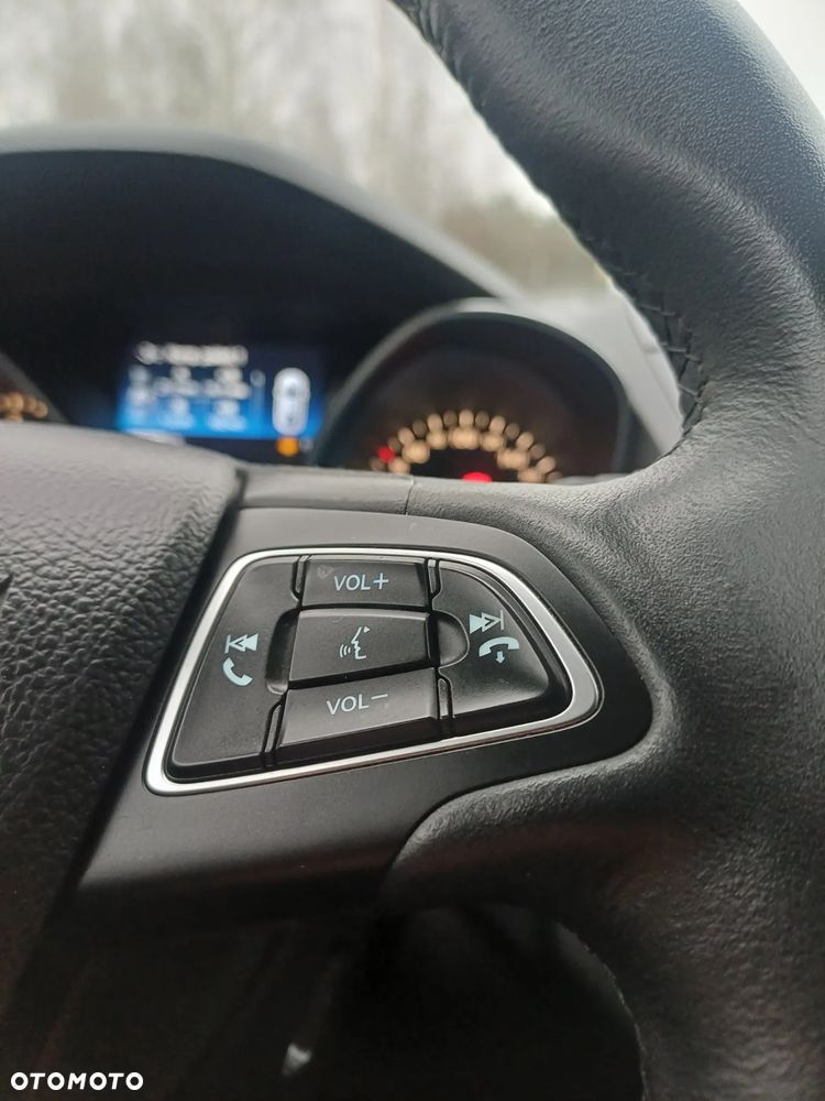 Ford Kuga 1.5 EcoBoost 2x4 Trend - 21