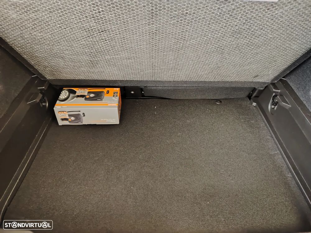 Renault Captur 1.0 TCe Techno Bi-Fuel - 33