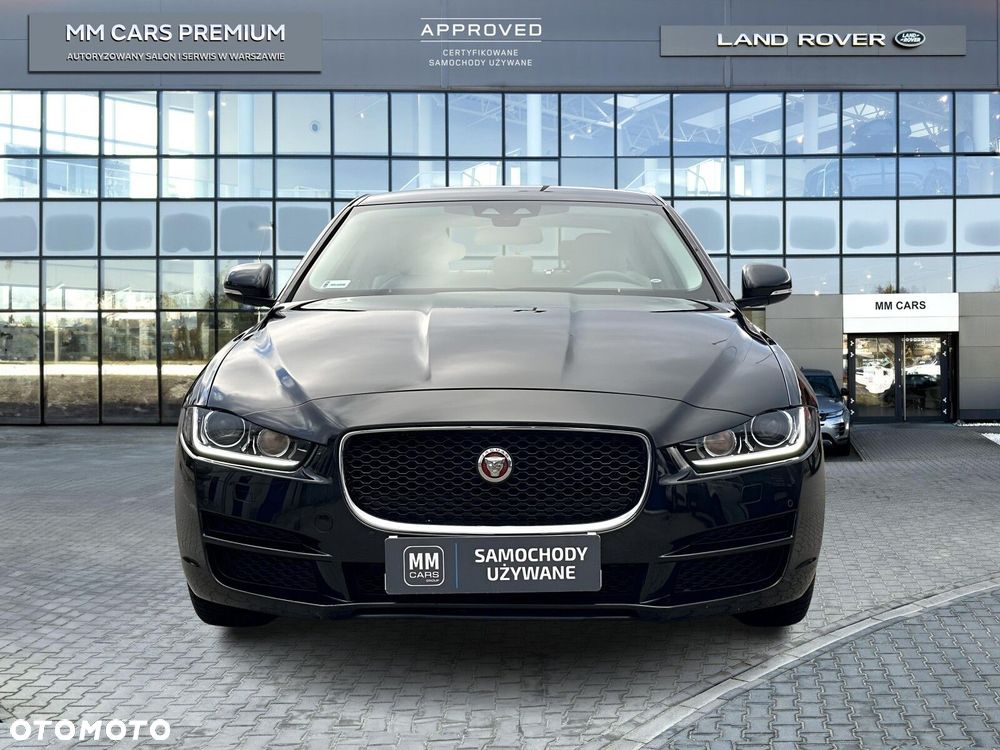 Jaguar XE - 8