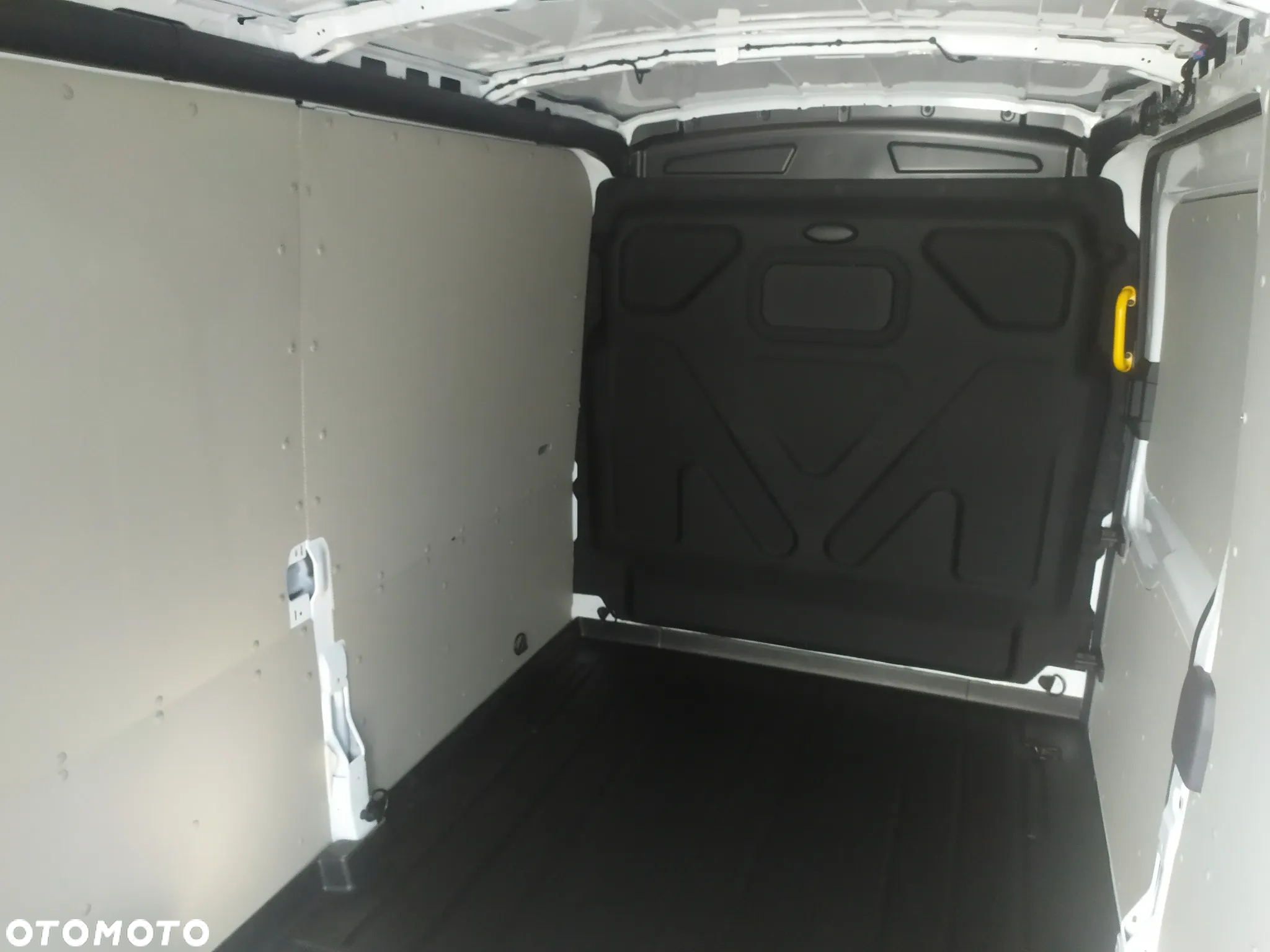 Ford TRANSIT 350 L3H2 - 15