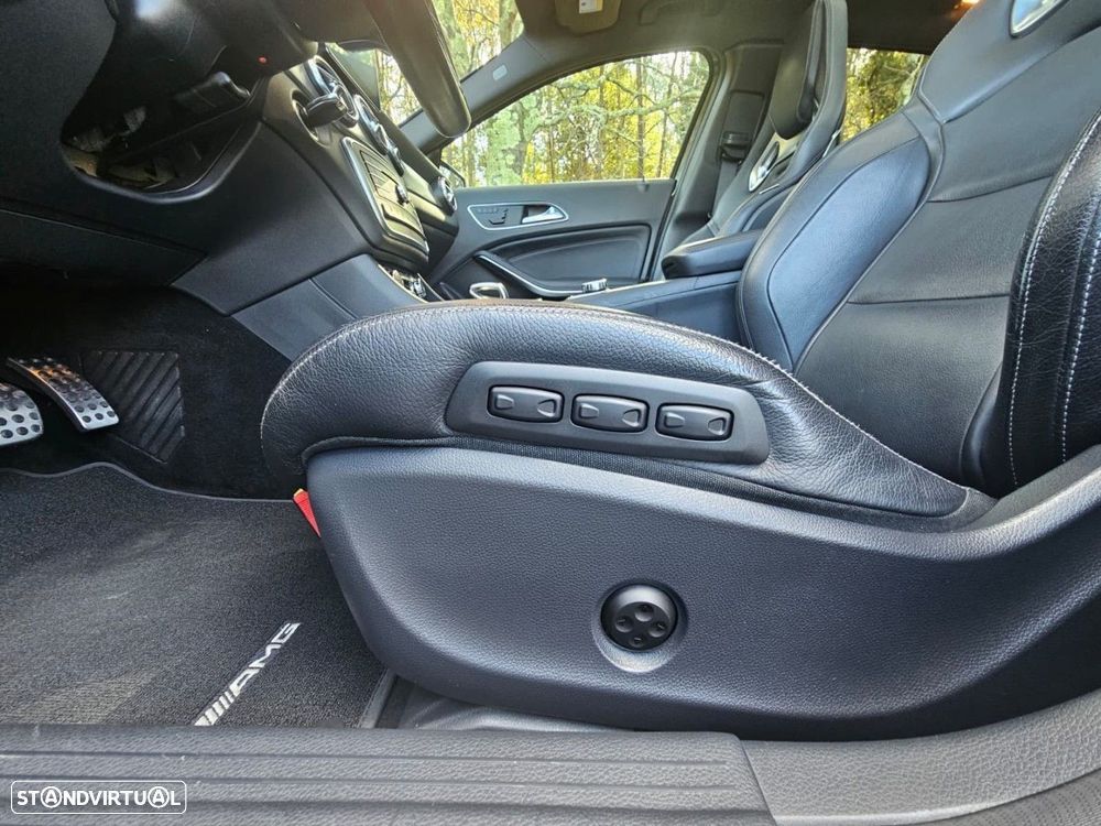 Mercedes-Benz GLA 45 AMG 4-Matic - 12