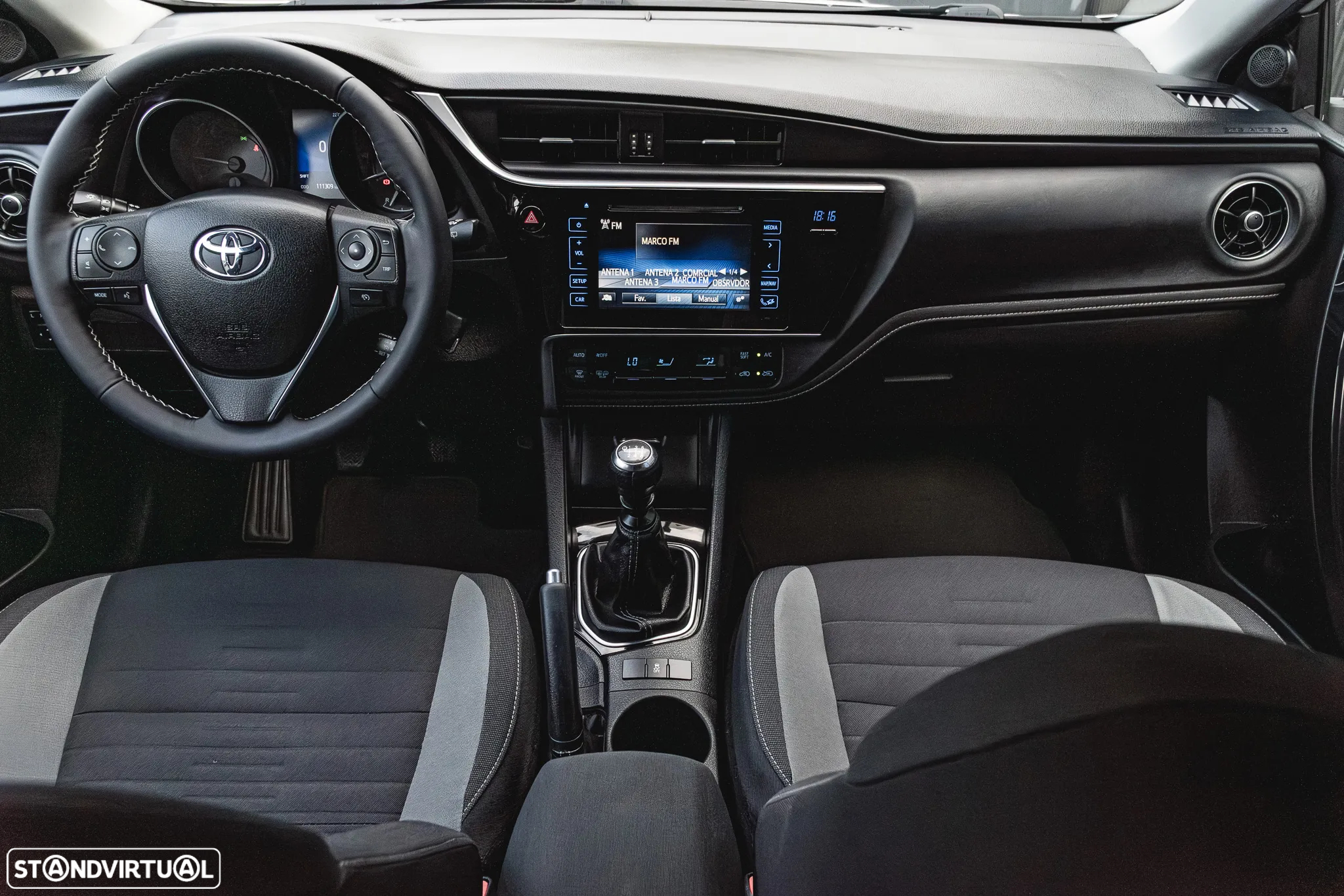 Toyota Auris Touring Sports 1.4 D-4D Com+P.Sport - 29