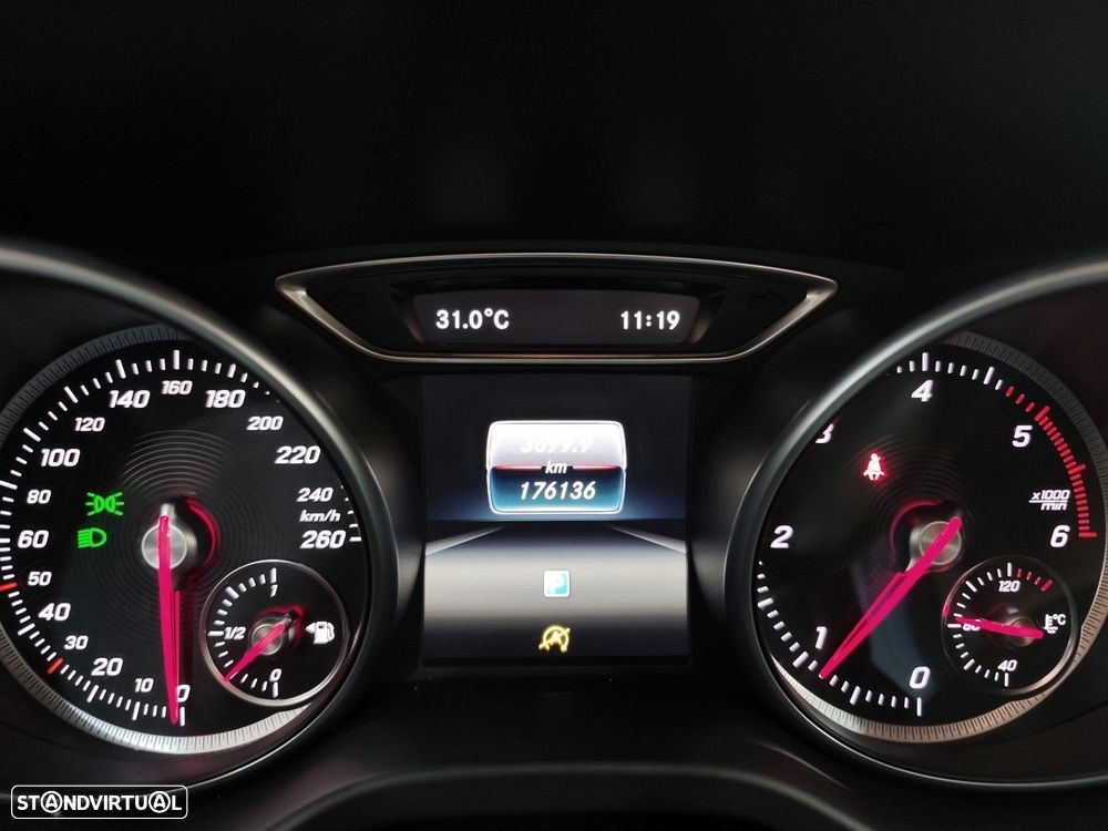 Mercedes-Benz CLA 180 d Urban - 22
