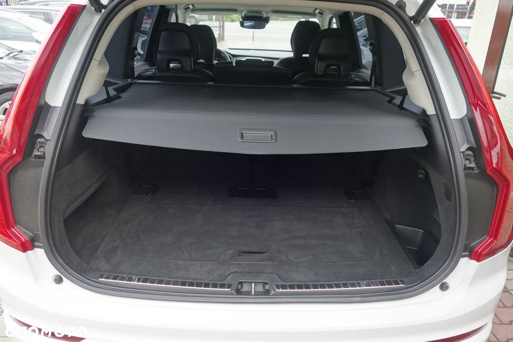 Volvo XC 90 B5 D AWD Momentum 7os - 32