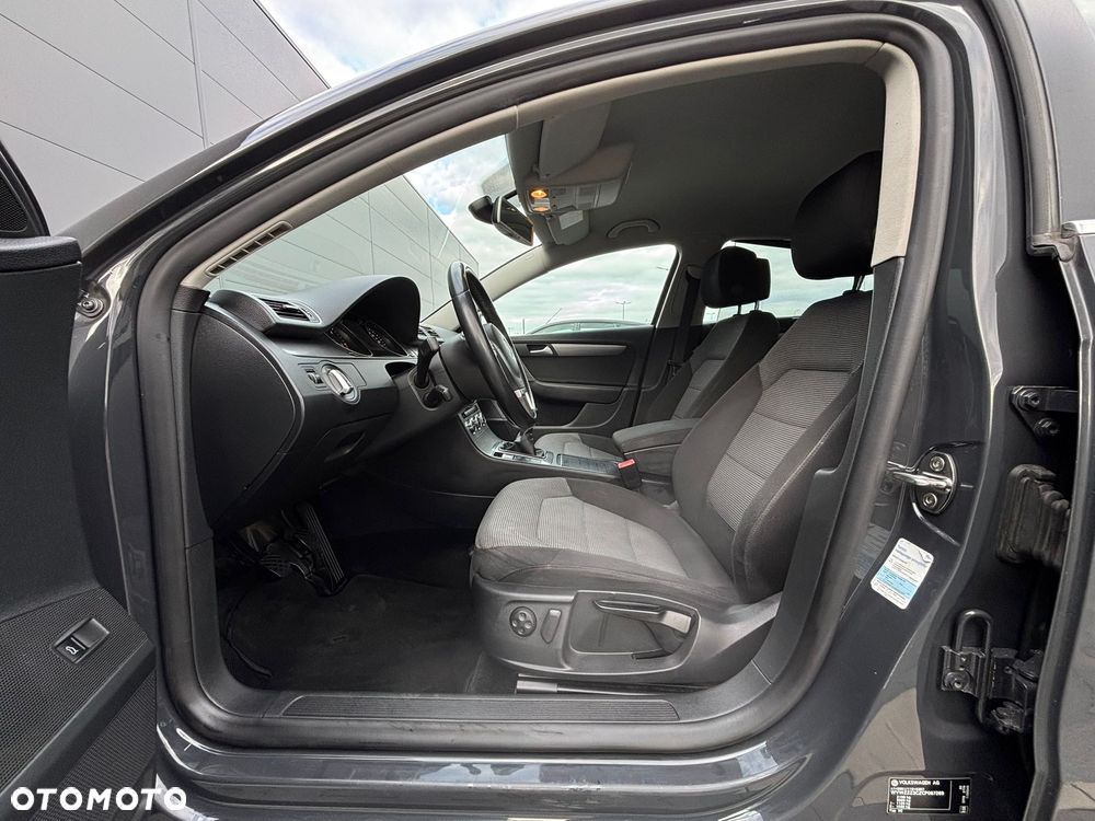 Volkswagen Passat 2.0 TDI Comfortline - 13