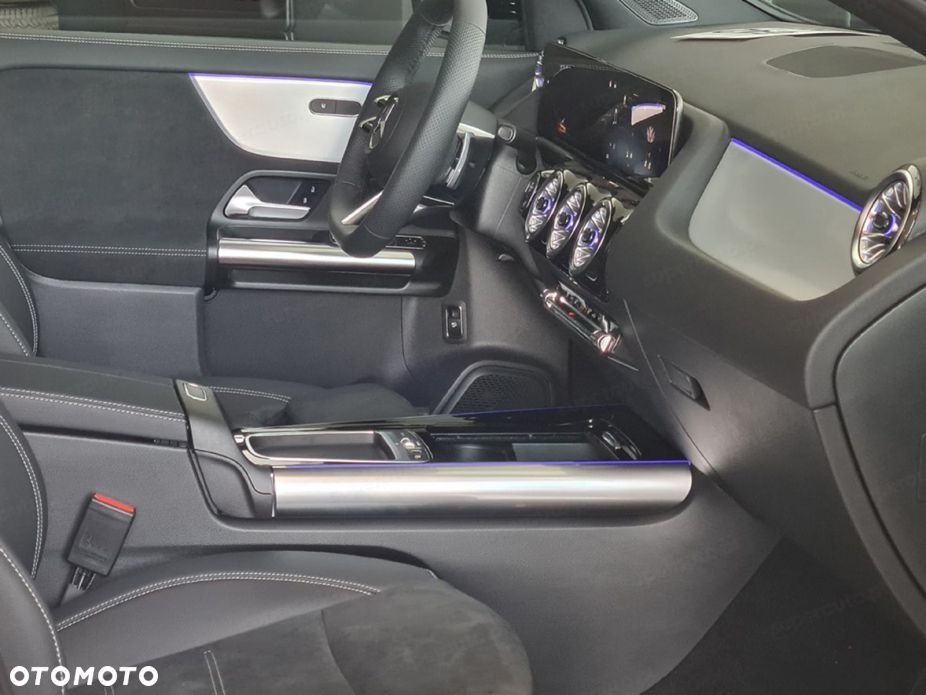 Mercedes-Benz GLA 200 mHEV AMG Line 7G-DCT - 11