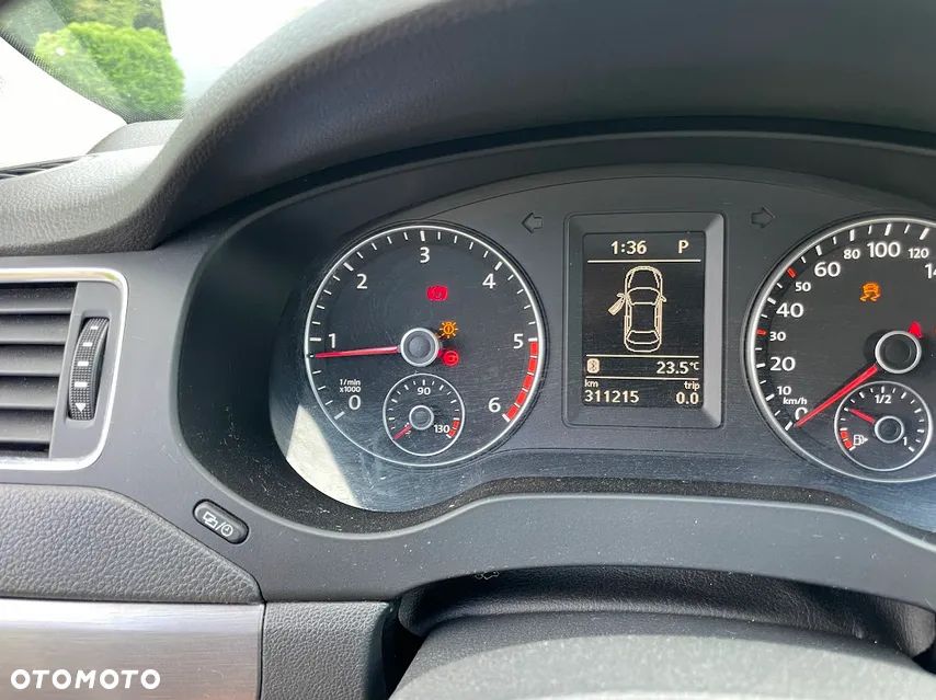Volkswagen Jetta 2.0 TDI Highline DSG - 8