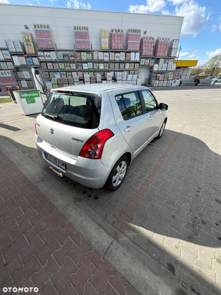 Suzuki Swift 1.3 DDiS Club - 8