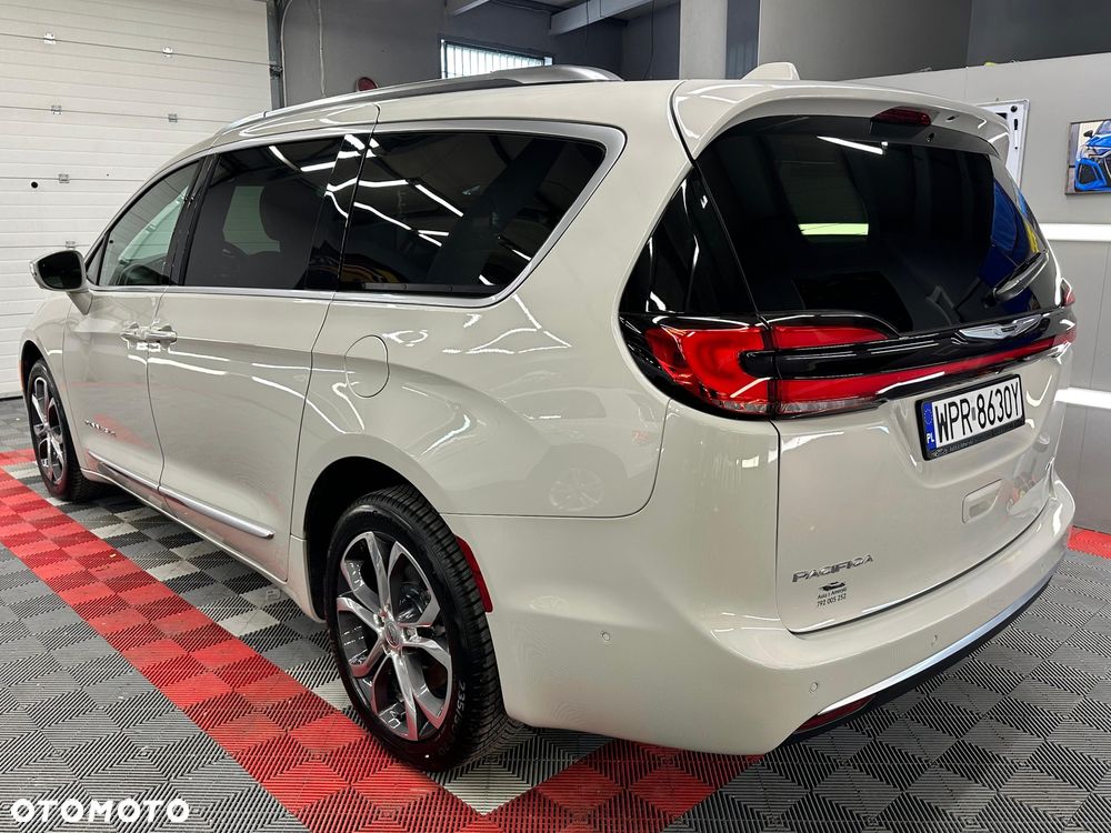 Chrysler Pacifica - 2