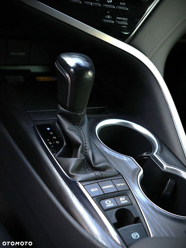 Toyota Camry 2.5 Hybrid Executive CVT - 15