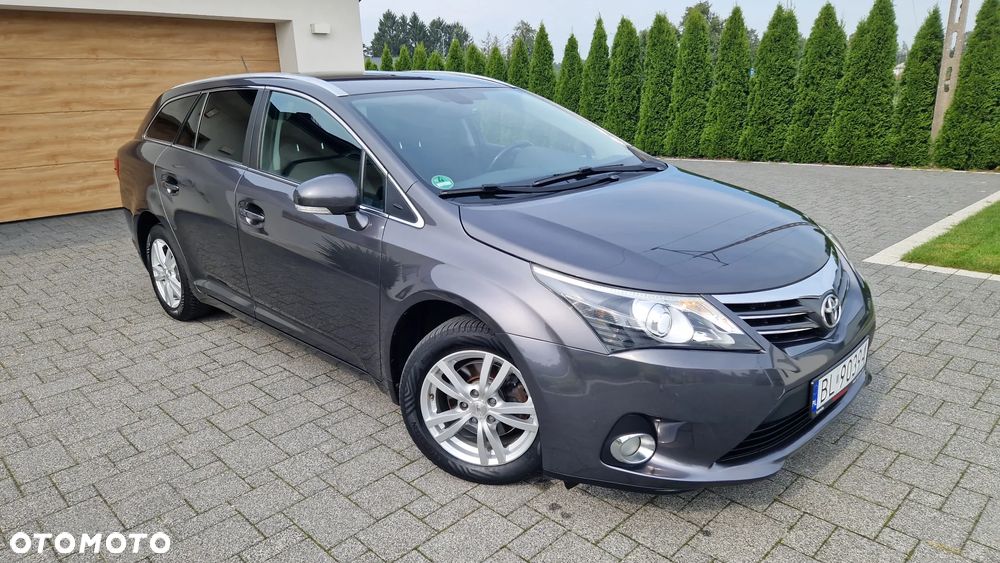 Toyota Avensis Combi 1.8 Executive - 25