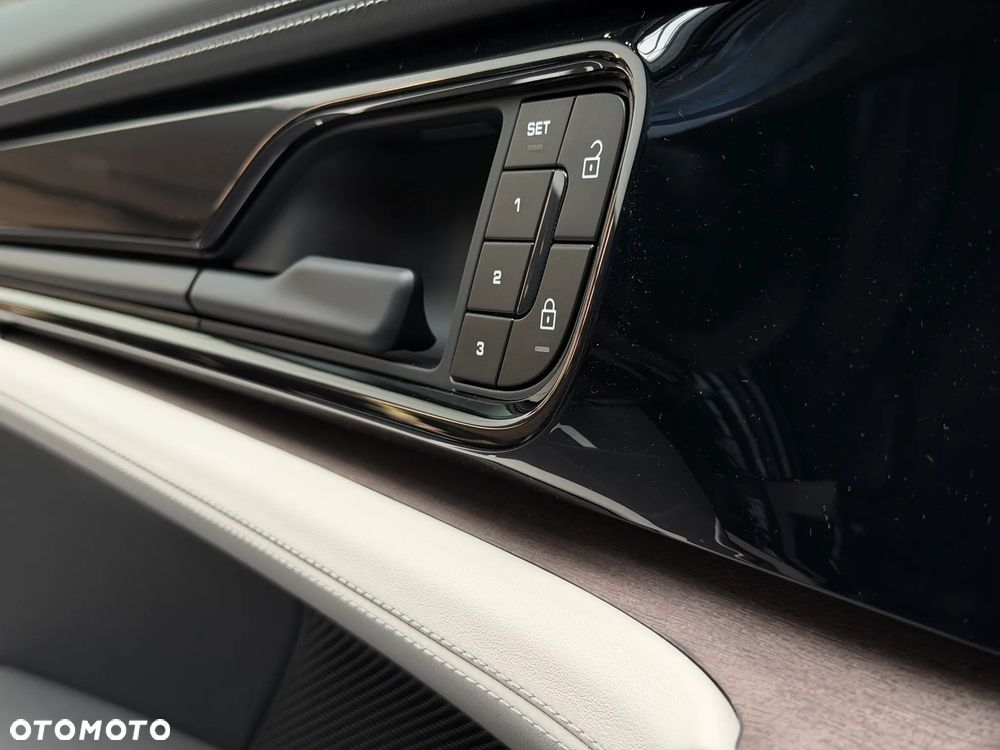 Porsche Panamera 4S E-Hybrid PHEV - 17