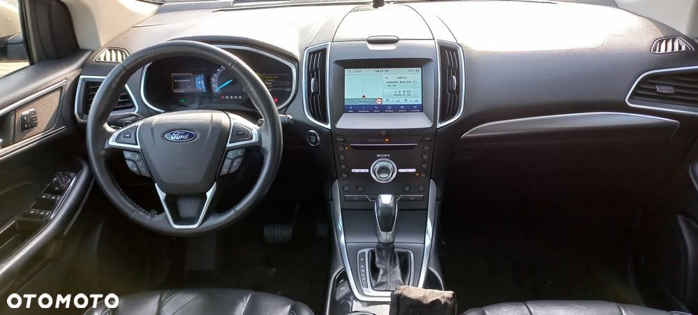 Ford Edge - 10