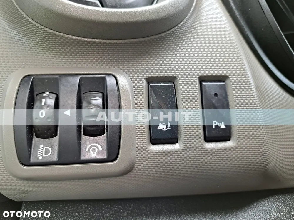 Renault Trafic - 25