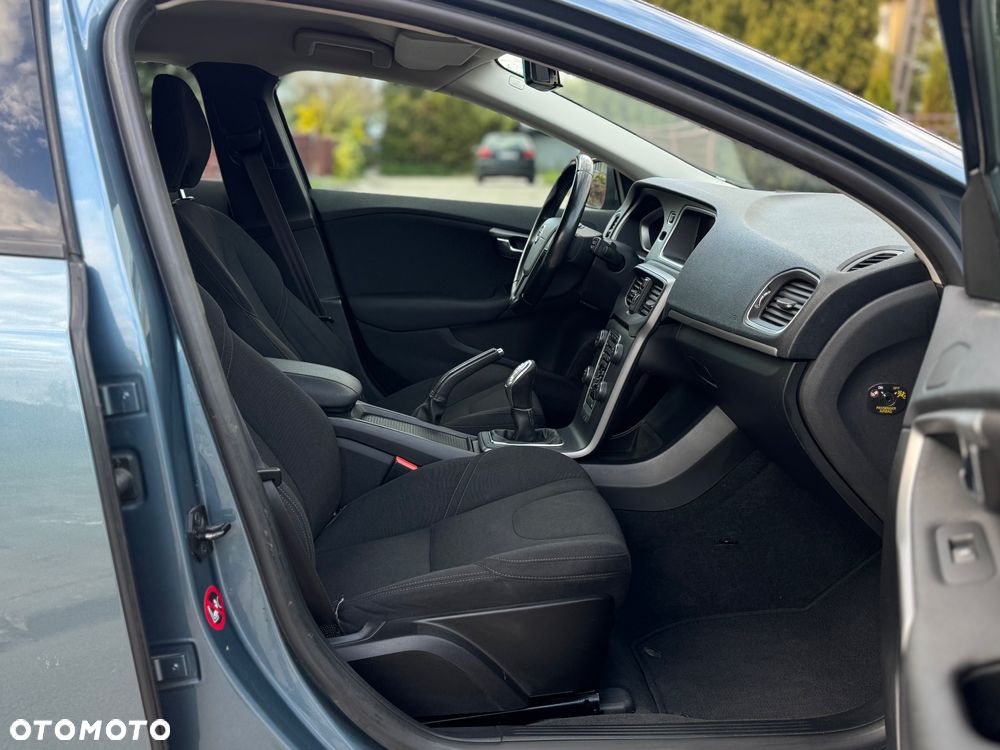 Volvo V40 D2 - 10