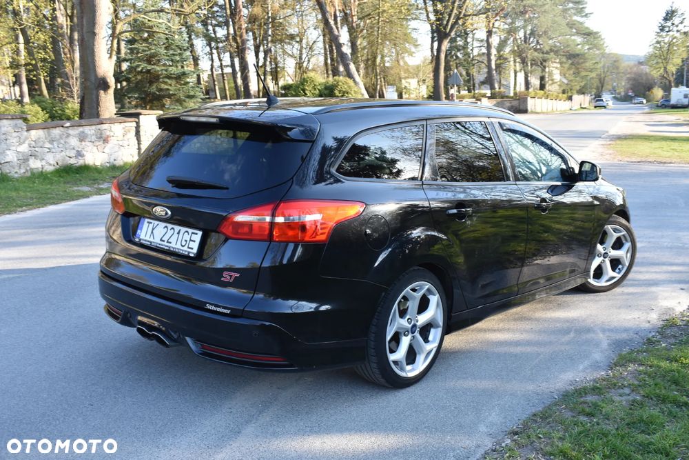 Ford Focus 2.0 EcoBoost ST mit Leder-Sport-Paket - 3