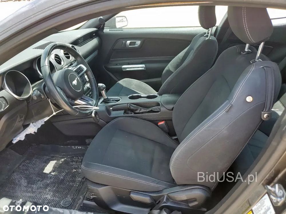 Ford Mustang Fastback 2.3 Eco Boost - 6