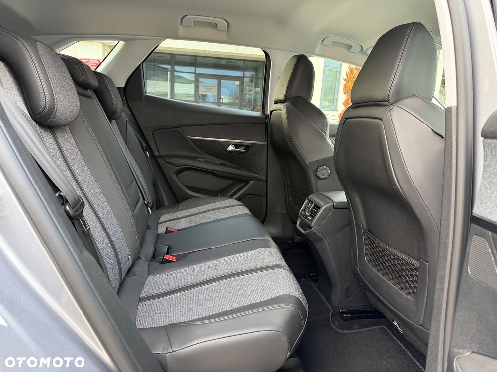 Peugeot 3008 1.2 PureTech Allure - 27
