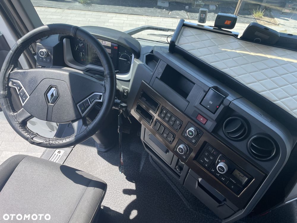 Renault T480 - 8
