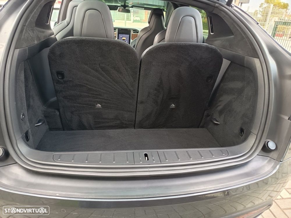 Tesla Model X 100D - 16