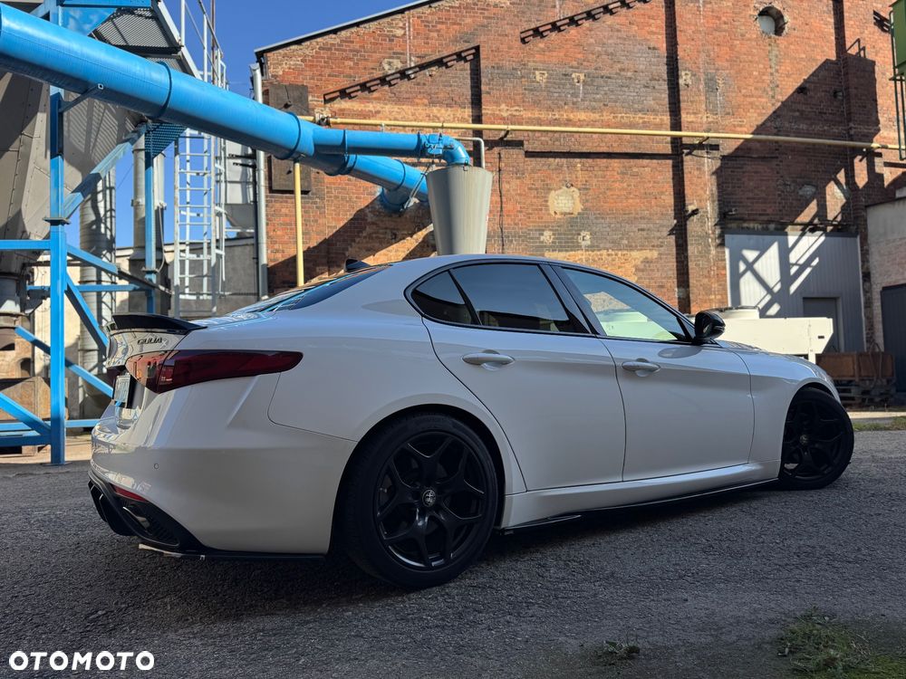 Alfa Romeo Giulia - 15
