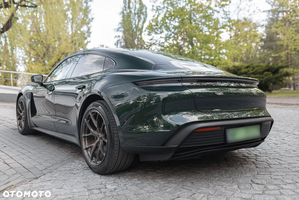 Porsche Taycan 105kWh 4S Performance Plus - 12