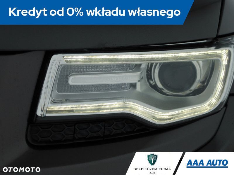 Jeep Grand Cherokee - 25