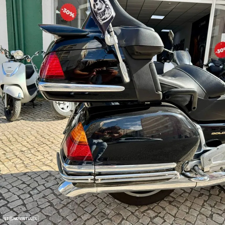 Honda Goldwing 1800 - 18