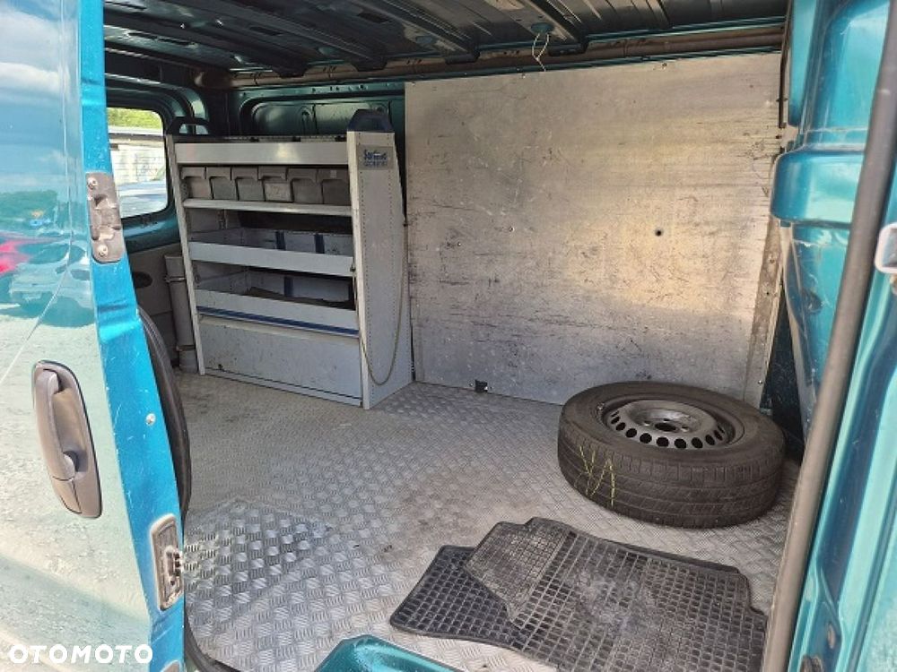 Renault Trafic - 13