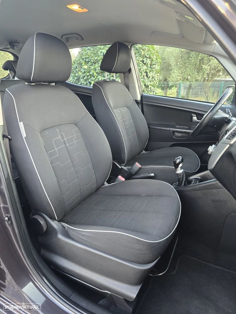 Kia Venga 1.4 CRDi EX ISG - 5