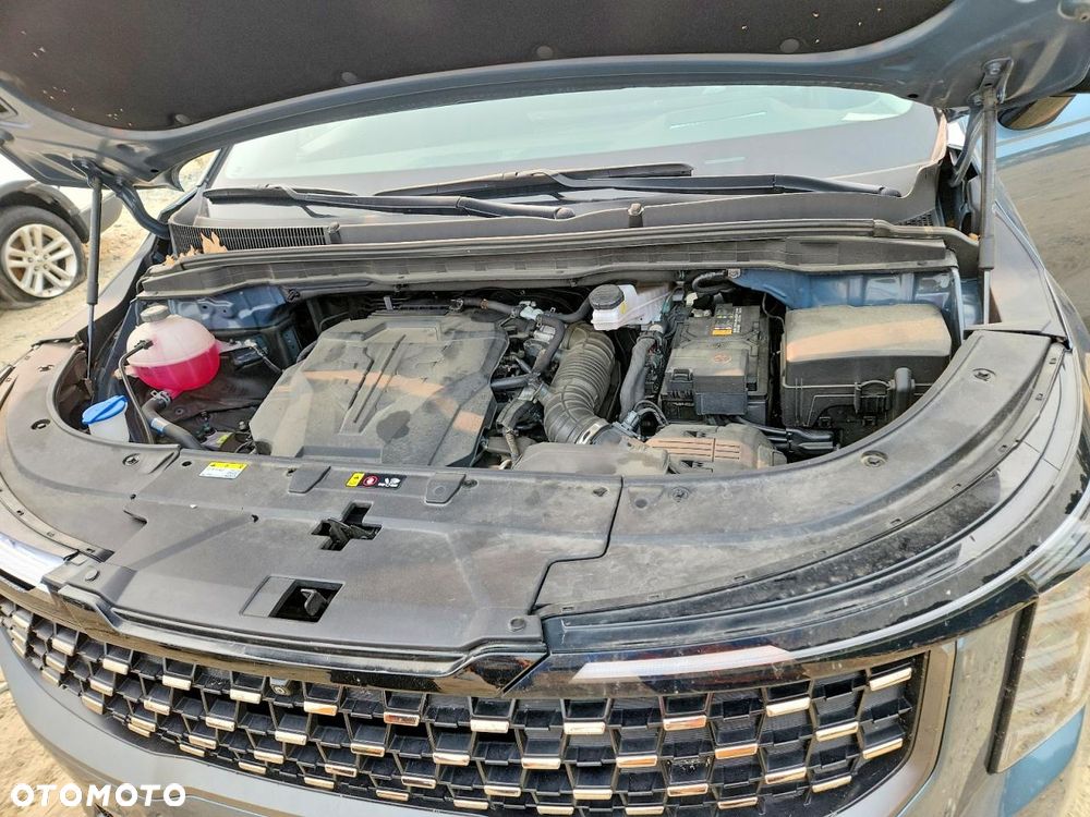 Kia Carnival - 9
