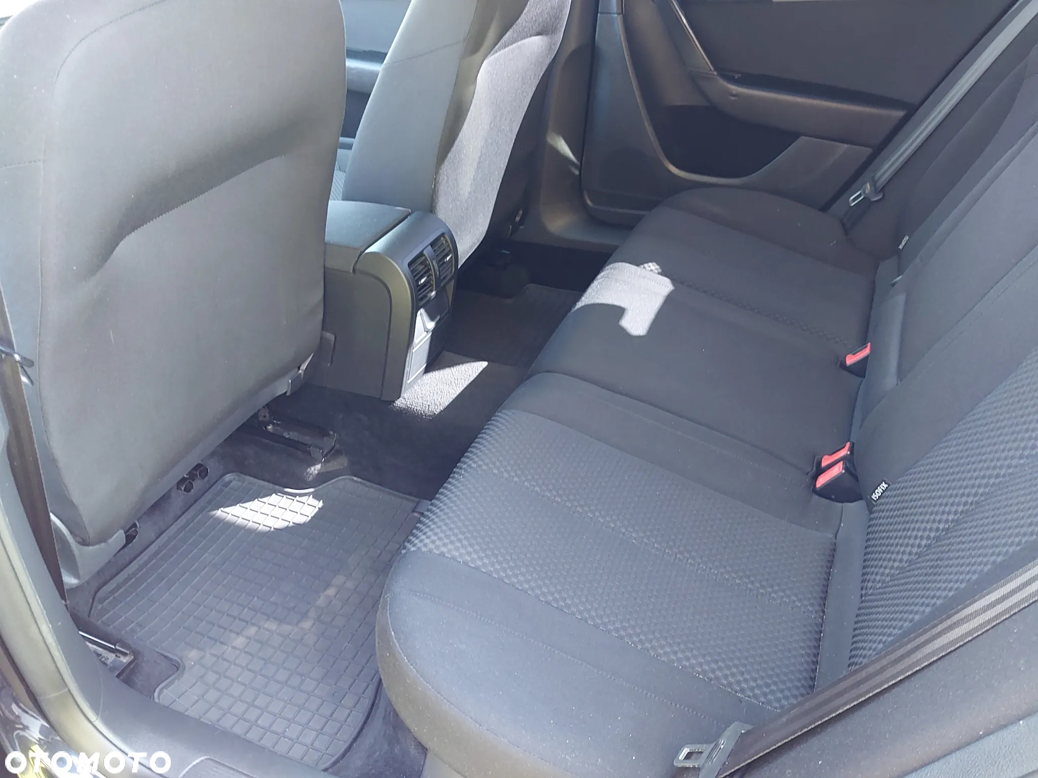 Volkswagen Passat 2.0 TDI Trendline - 12