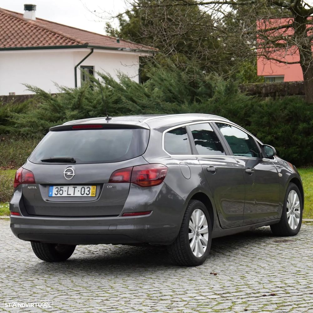 Opel Astra Caravan - 28