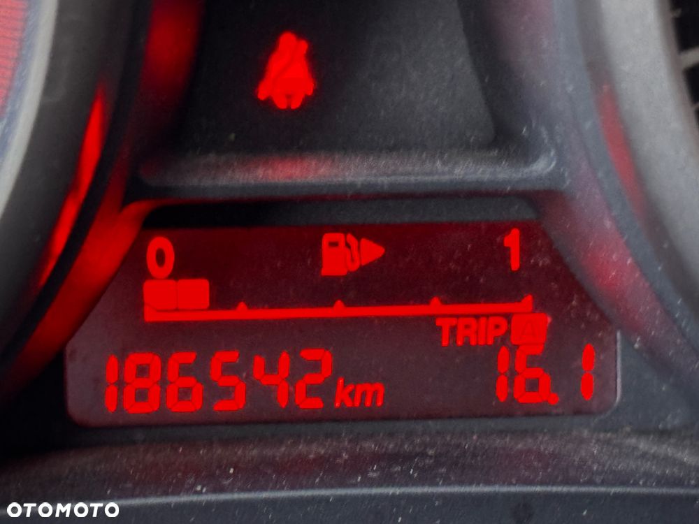 Mazda 5 - 6