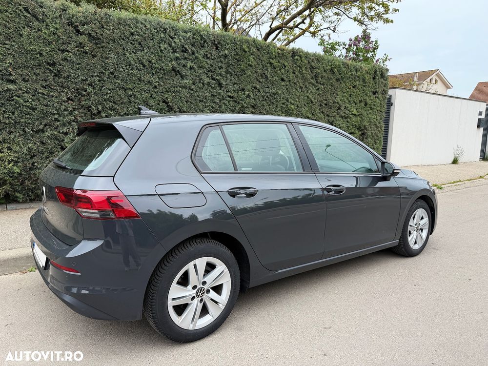 Volkswagen Golf - 1