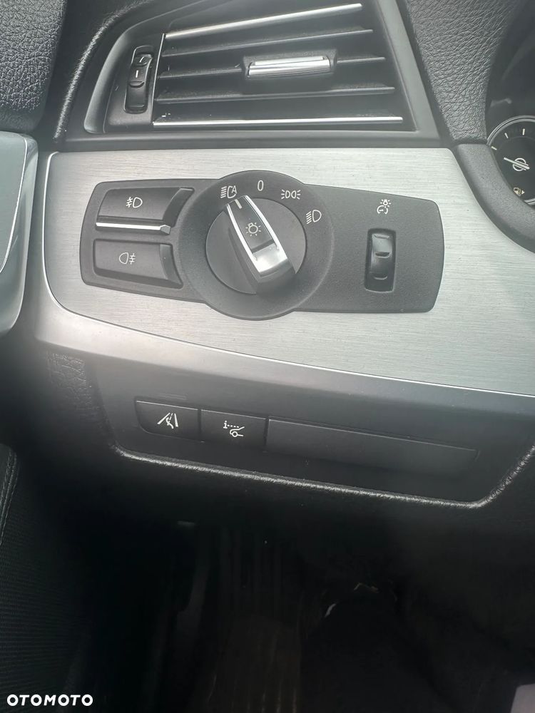BMW Seria 5 535d xDrive - 25