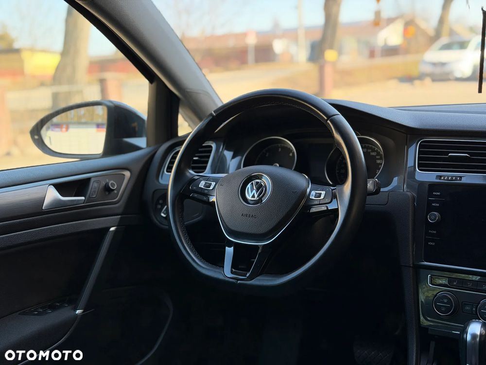 Volkswagen Golf 1.6 TDI SCR DSG Comfortline - 26