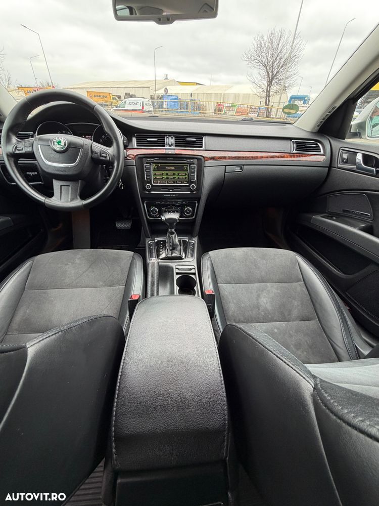 Skoda Superb 2.0 TDI Elegance DSG - 23