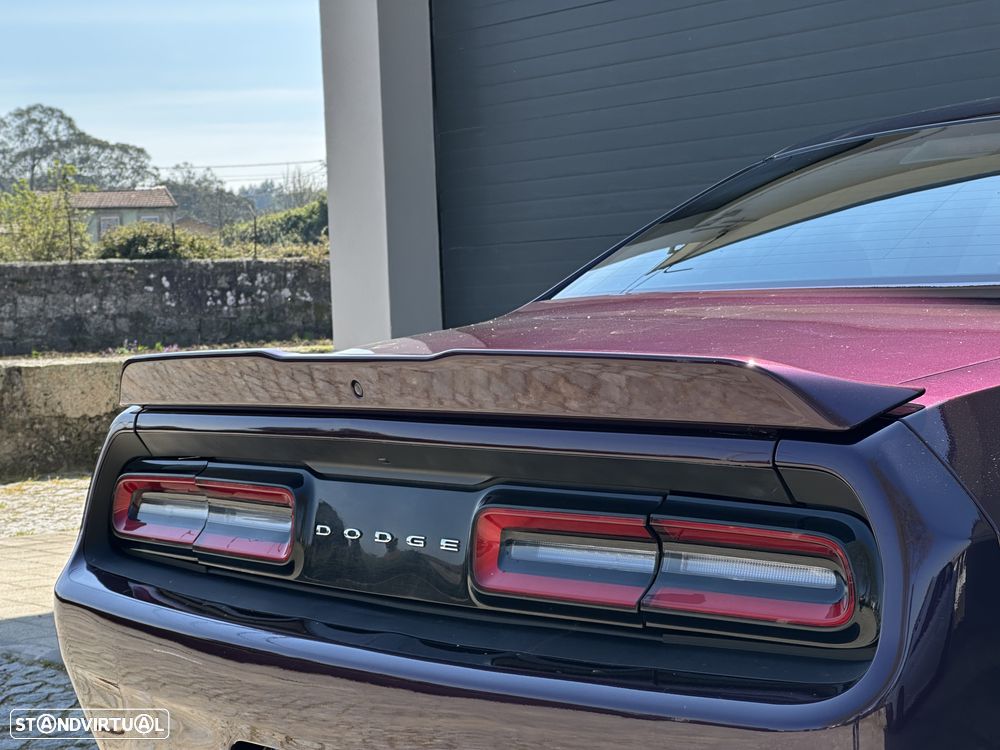 Dodge Challenger - 19