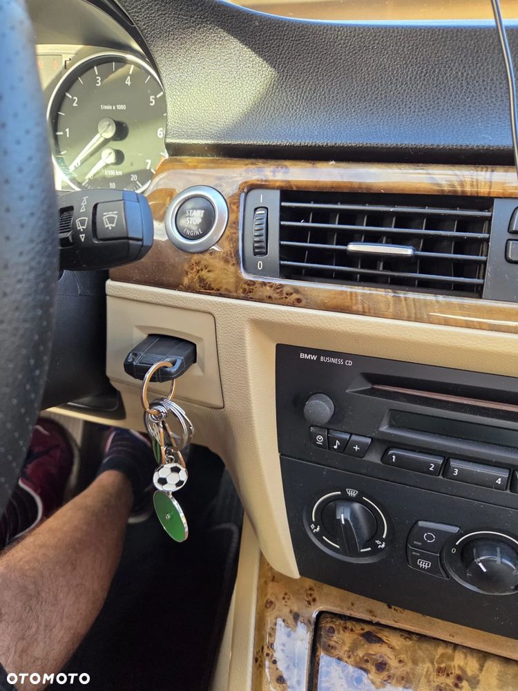 BMW Seria 3 320i - 21