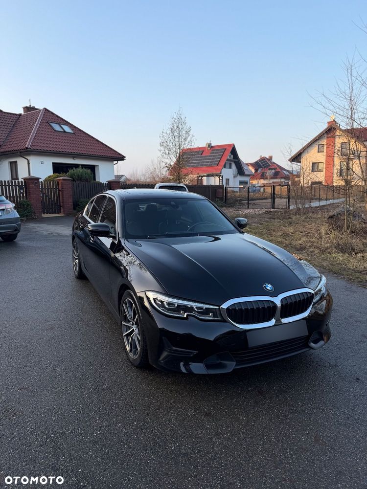 BMW Seria 3 330i Sport Line - 3
