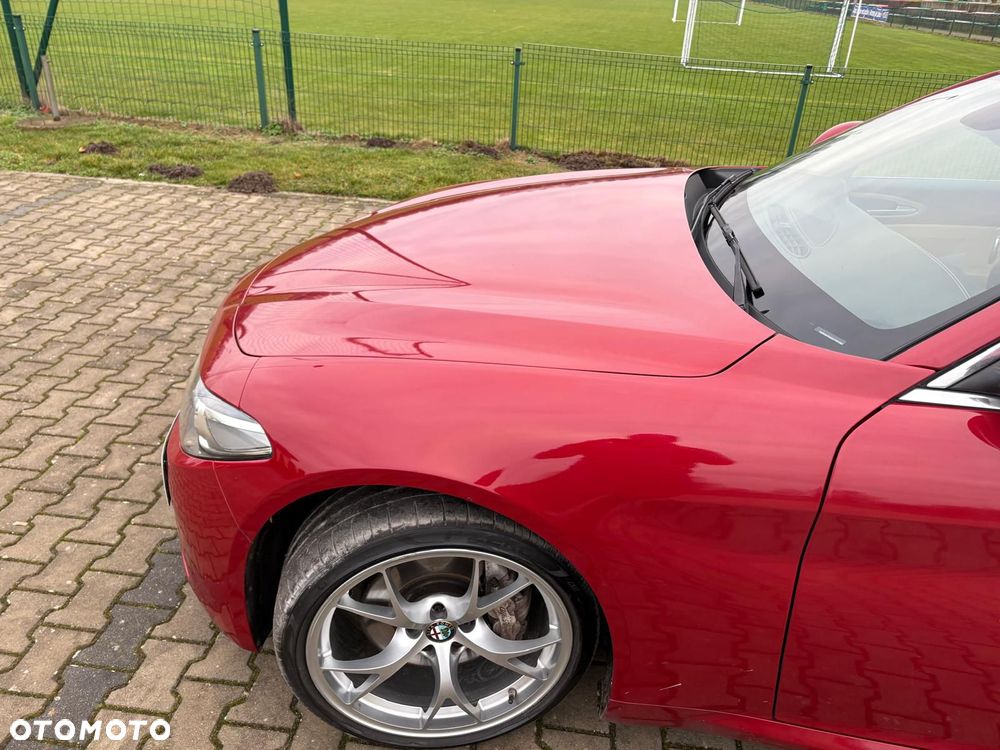 Alfa Romeo Giulia 2.0 Turbo 16V AT8-Q4 Ti - 5