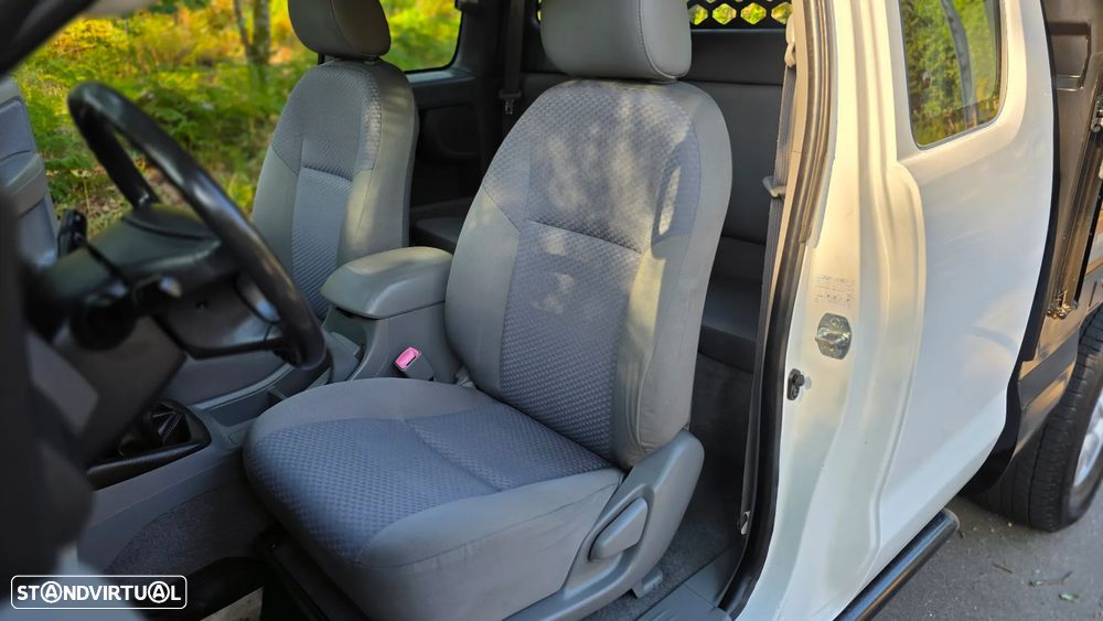 Toyota Hilux 4x4 Extra Cab DPF Comfort - 22