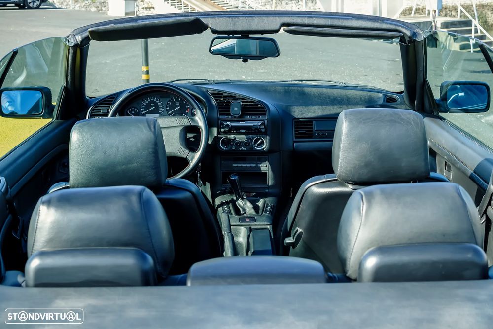 BMW 320 i Touring - 29