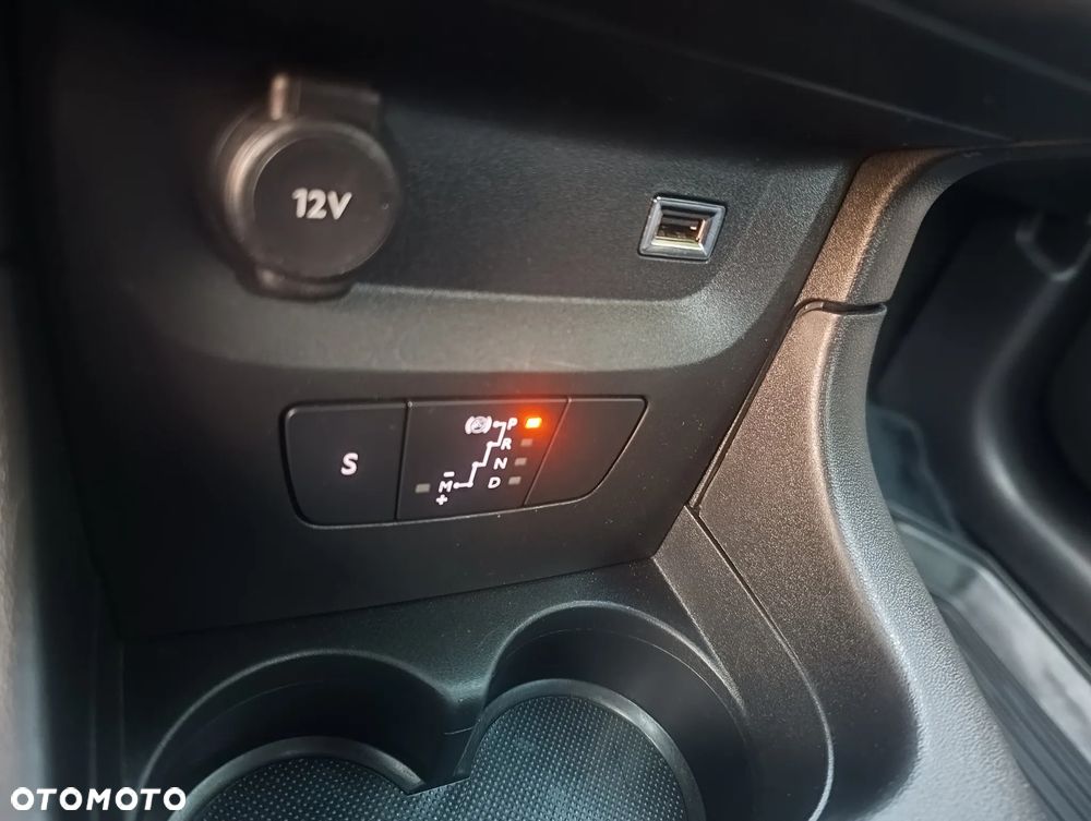 Citroën C3 Pure Tech 110 S&S EAT6 SHINE - 9